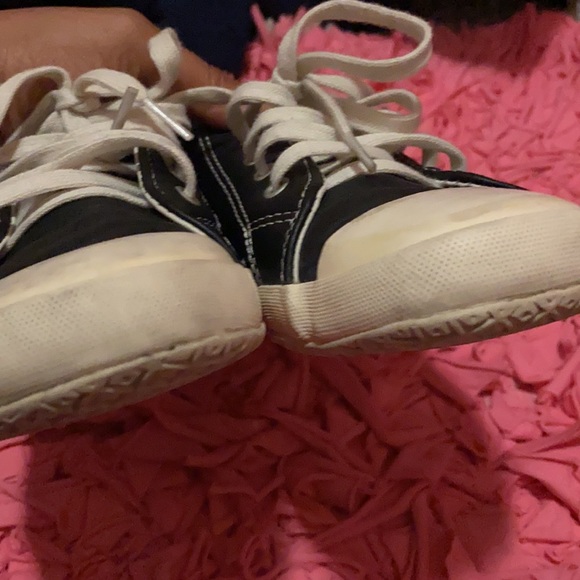 Women’s converse 6.5 Leather - Picture 5 of 5